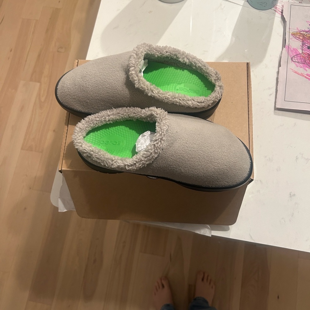 OOFOS Gray Slip-On Loafers with Green Insole